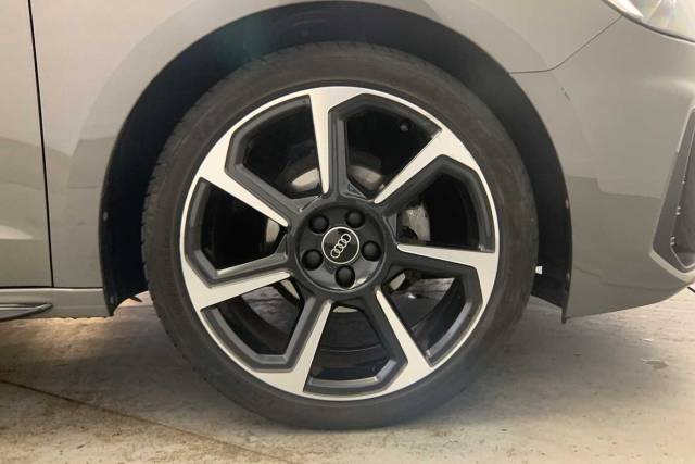2023 Audi A1 Sportback 1.0 Black Edition 25 TFSI  95 PS 5-speed