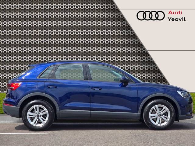 2022 Audi Q3 1.5 Technik 35 TFSI  150 PS S tronic