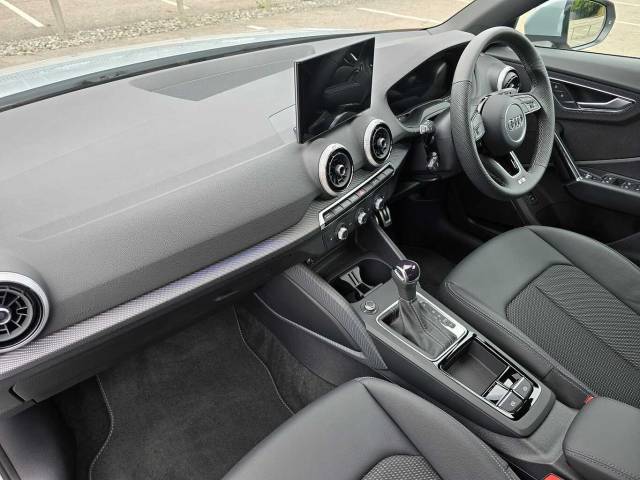 2024 Audi Q2 1.5 S line 35 TFSI  150 PS S tronic