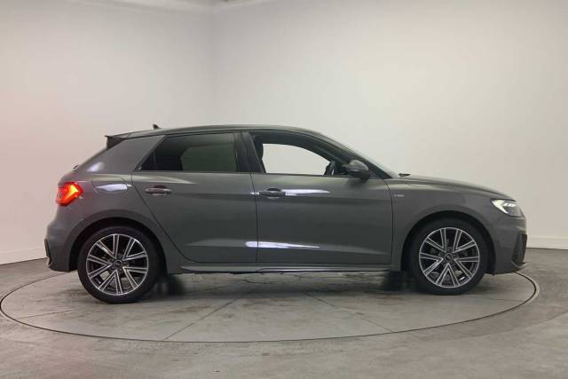 2023 Audi A1 Sportback 1.5 S line 35 TFSI  150 PS S tronic