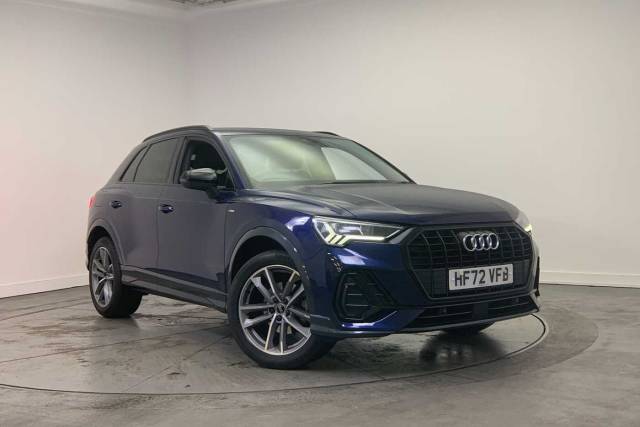 Audi Q3 1.5 Black Edition 35 TFSI  150 PS S tronic 4x4 vehicle Petrol Navarra blue, metallic