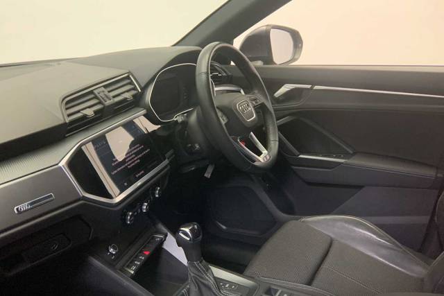 2022 Audi Q3 1.5 S line 35 TFSI  150 PS S tronic