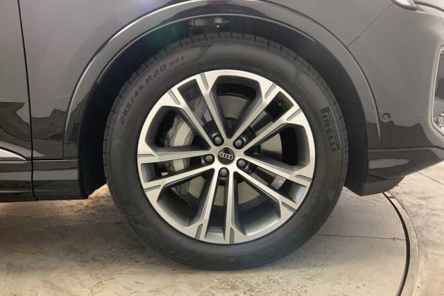 2024 Audi Q7 3.0 SUV  S line 45 TDI quattro 231 PS tiptronic