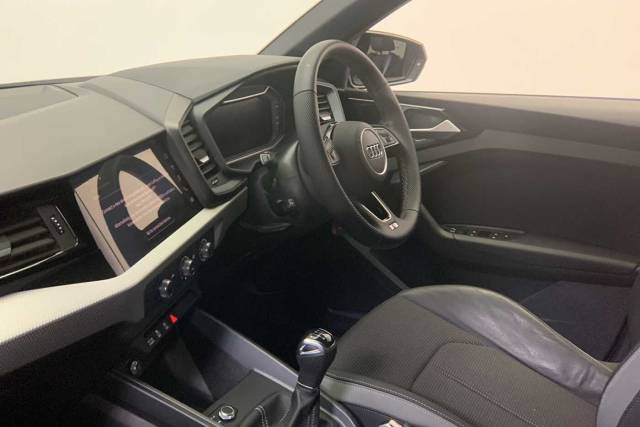 2024 Audi A1 Sportback 1.0 S line 30 TFSI  116 PS 6-speed