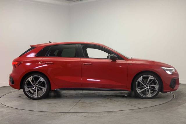 2022 Audi A3 Sportback 1.5 Edition 1 35 TFSI  150 PS S tronic