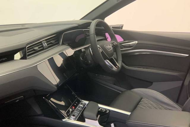 2024 Audi Q8 e-tron Vorsprung 50 e-tron quattro 250,00 kW