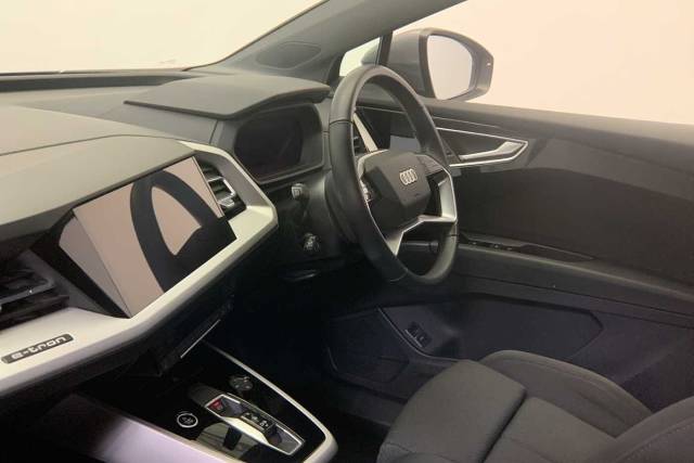 2022 Audi Q4 e-tron Q4  Sport 35 e-tron  125,00 kW