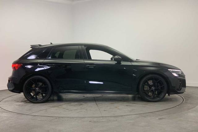 2024 Audi RS3 2.5 RS 3 Sportback Carbon Black   400 PS S tronic