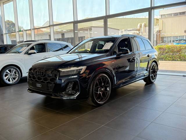 Audi Q7 3.0 AUDI Q7 SUV Black Edition 45 TDI quattro 231 PS tiptronic SUV Diesel Waitomo blue, metallic