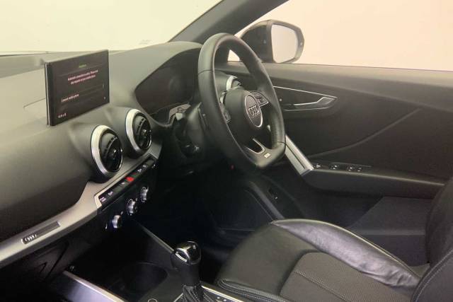 2021 Audi Q2 1.5 Black Edition 35 TFSI  150 PS S tronic