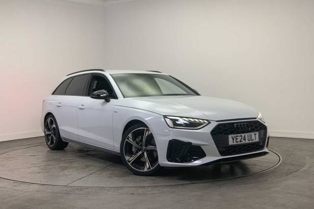 Audi A4 Avant 2.0 Avant Black Edition 40 TFSI  204 PS S tronic Estate Petrol Glacier White Metallic