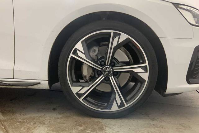 2024 Audi A4 Avant 2.0 Avant Black Edition 40 TFSI  204 PS S tronic