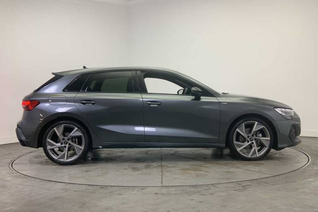 2025 Audi A3 Sportback 1.5 Black Edition 35 TFSI  150 PS S tronic