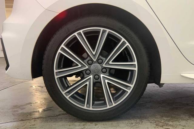 2019 Audi A1 Sportback 1.0 S line 30 TFSI  116 PS 6-speed