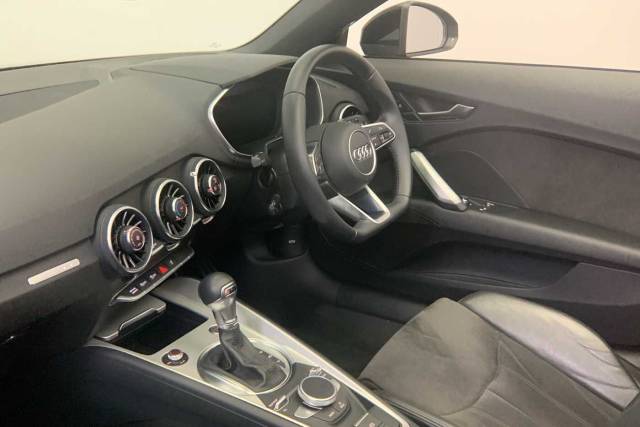 2021 Audi TT Roadster 2.0 Sport 45 TFSI  245 PS S tronic