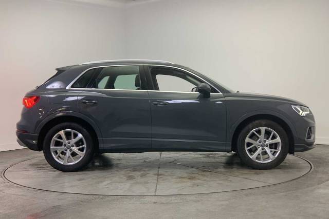 2019 Audi Q3 1.5 Sport 35 TFSI  150 PS 6-speed