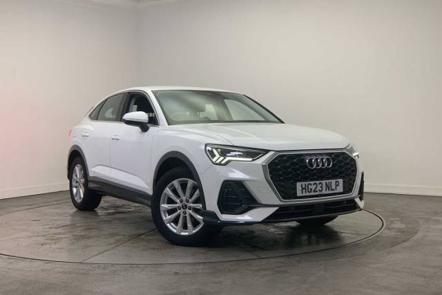 Audi Q3 Sportback 1.5 Sport 35 TFSI  150 PS 6-speed Hatchback Petrol Ibis white, solid