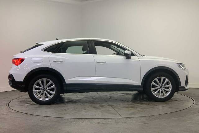 2023 Audi Q3 Sportback 1.5 Sport 35 TFSI  150 PS 6-speed