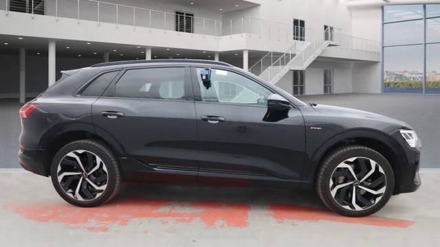 2022 Audi E-tron Black Edition 55 quattro 300,00 kW
