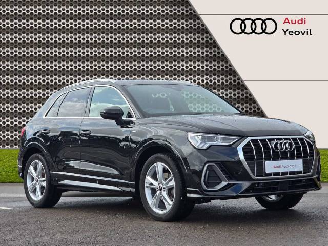 Audi Q3 1.5 S line 35 TFSI  150 PS S tronic 4x4 vehicle Petrol Mythos black, metallic