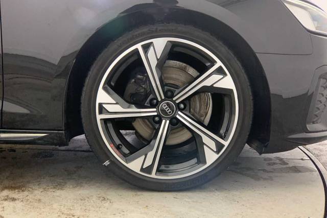 2022 Audi A4 Saloon 2.0 Black Edition 35 TDI  163 PS S tronic