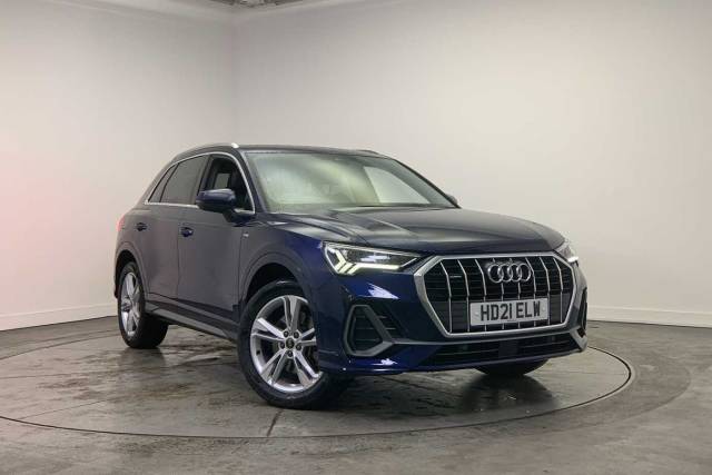 Audi Q3 2.0 S line 40 TFSI quattro 190 PS S tronic 4x4 vehicle Petrol Navarra Blue Metallic