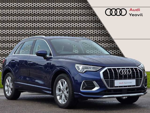 Audi Q3 1.5 Sport 35 TFSI  150 PS S tronic 4x4 vehicle Petrol Navarra Blue Metallic