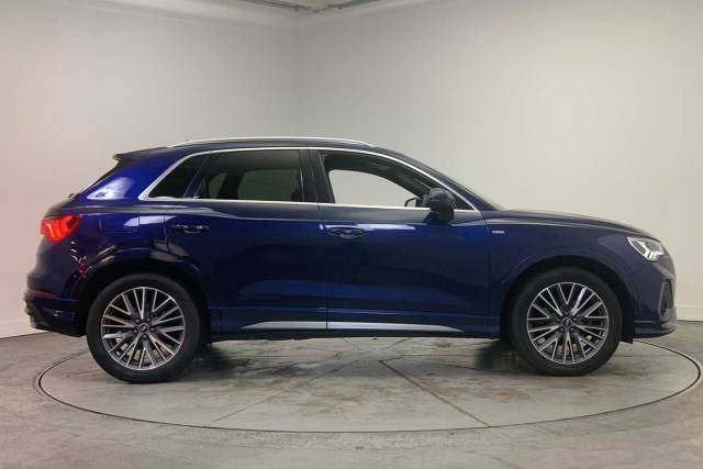 2022 Audi Q3 1.5 S line 35 TFSI  150 PS S tronic