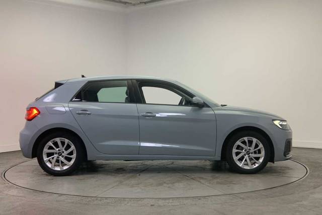 2023 Audi A1 Sportback 1.0 Sport 25 TFSI  95 PS 5-speed