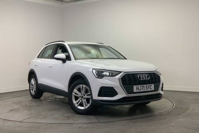 Audi Q3 1.5 Technik 35 TFSI  150 PS 6-speed 4x4 vehicle Petrol Ibis White