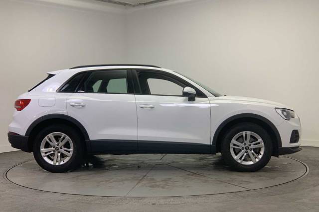 2021 Audi Q3 1.5 Technik 35 TFSI  150 PS 6-speed