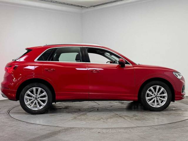 2023 Audi Q3 1.5 Sport 35 TFSI  150 PS 6-speed