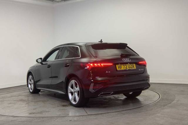 2022 Audi A3 Sportback 1.5 S line 35 TFSI  150 PS 6-speed