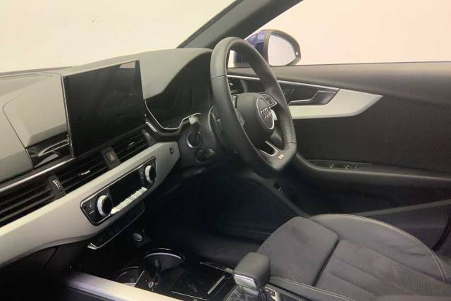 2022 Audi A4 Saloon 2.0 S line 40 TFSI  204 PS S tronic