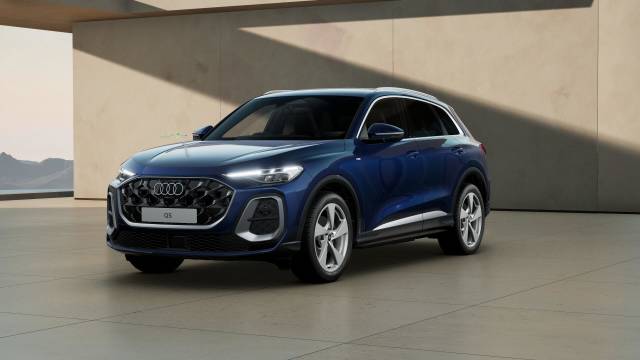 Audi Q5 2.0 AUDI Q5 SUV S line TFSI quattro 204 PS S tronic SUV Petrol Navarra blue, metallic