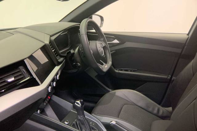 2022 Audi A1 Sportback 1.5 Black Edition 35 TFSI  150 PS S tronic