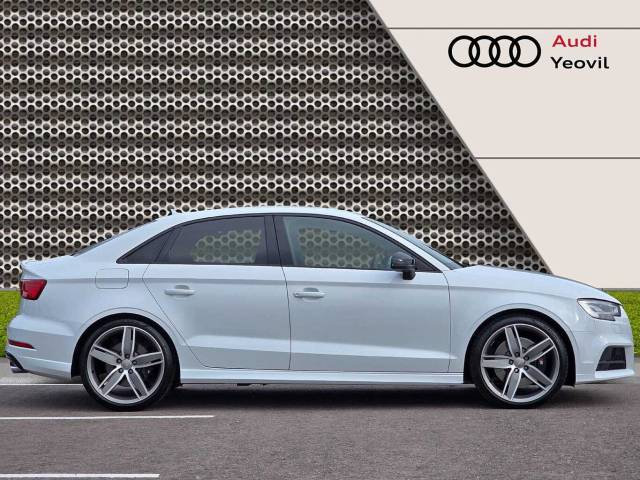 2017 Audi S3 Saloon Black Edition 2.0 TFSI quattro 310 PS S tronic