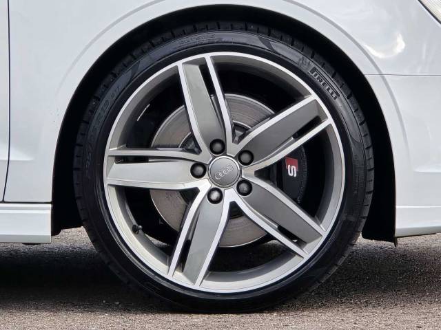 2017 Audi S3 Saloon Black Edition 2.0 TFSI quattro 310 PS S tronic