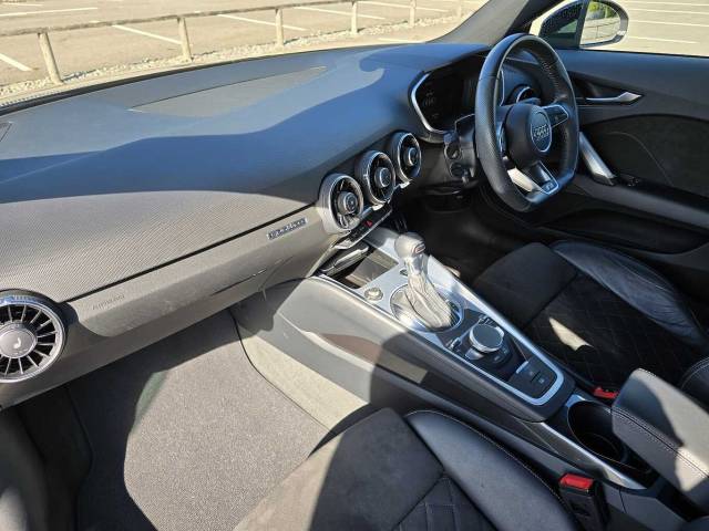 2020 Audi TT 2.0 Coup- Black Edition 45 TFSI quattro 245 PS S tronic