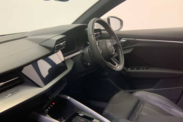 2021 Audi A3 Sportback 1.5 S line 35 TFSI  150 PS S tronic