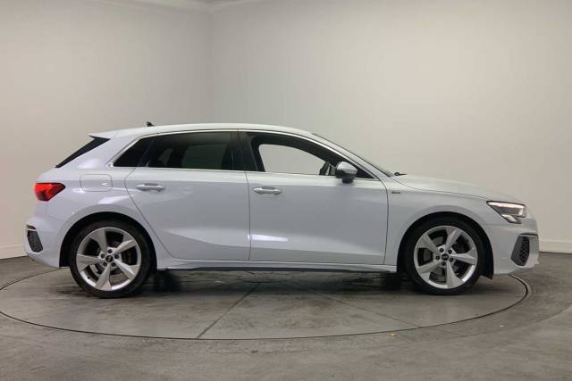 2021 Audi A3 Sportback 1.5 S line 35 TFSI  150 PS S tronic