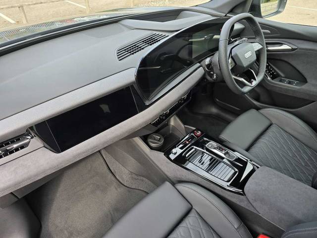 2025 Audi Q6 e-tron SQ6 SUV Edition 1 e-tron  360,00 kW
