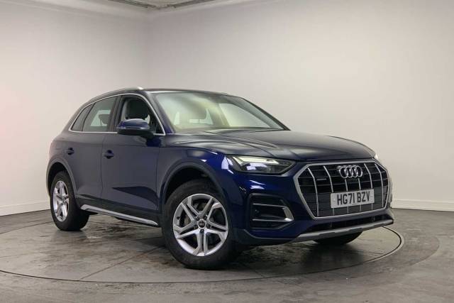 Audi Q5 2.0 Sport 40 TDI quattro 204 PS S tronic 4x4 vehicle Diesel Navarra Blue Metallic