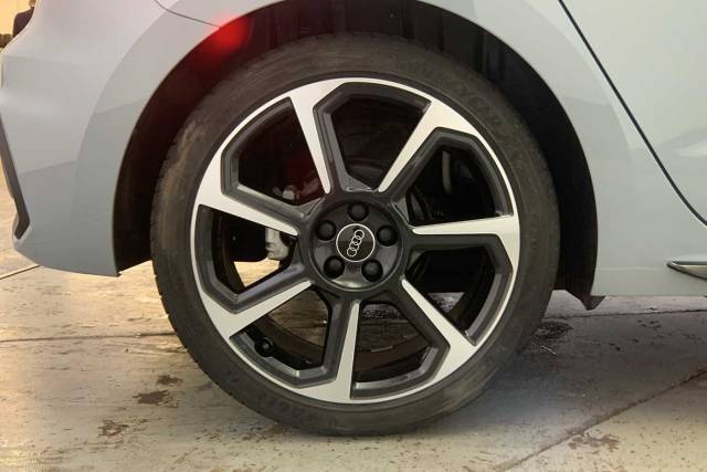 2023 Audi A1 Sportback 1.0 Black Edition 30 TFSI  110 PS 6-speed