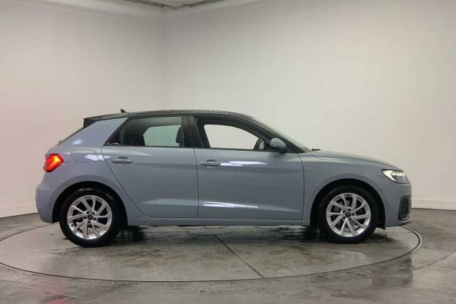 2022 Audi A1 Sportback 1.0 Sport 30 TFSI  110 PS 6-speed