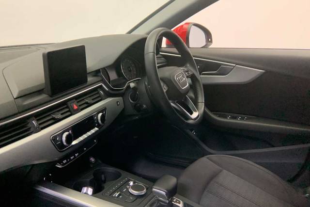 2019 Audi A4 Avant 2.0 Avant SE 35 TDI  150 PS S tronic
