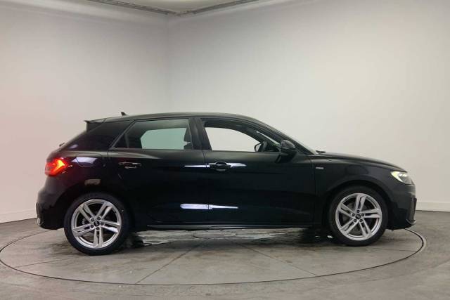 2020 Audi A1 Sportback 1.0 S line 30 TFSI  110 PS 6-speed