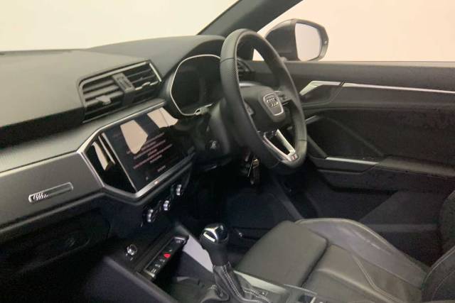 2024 Audi Q3 2.0 S line 35 TDI  150 PS S tronic