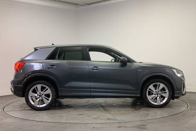 2024 Audi Q2 1.0 S line 30 TFSI  110 PS 6-speed