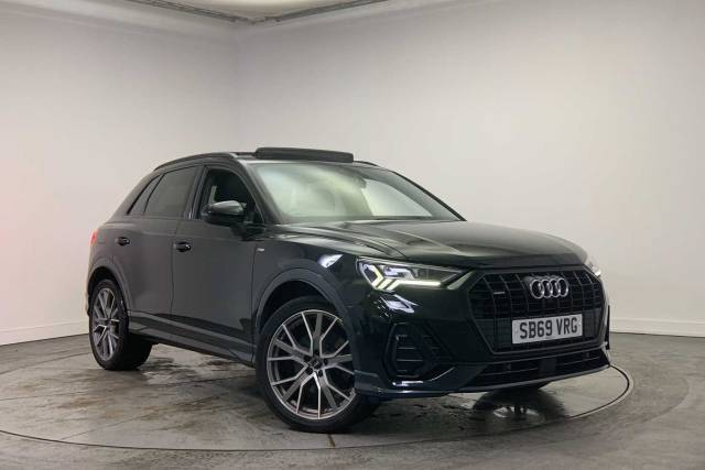 Audi Q3 2.0 Vorsprung 40 TDI quattro 190 PS S tronic 4x4 vehicle Diesel Myth Black Metallic